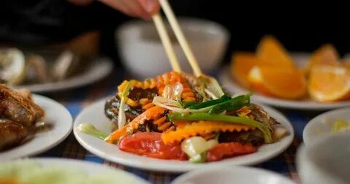 Nội dung: Mùa hè đang đầy vui vẻ với những xu hướng mới, và Huda Ice Twist đang chinh